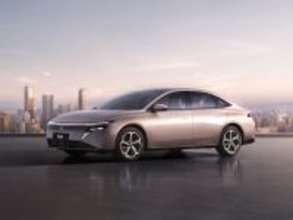 NISSAN、中国・東風日産が2リッター／100kmの好燃費プラグインハイブリッド・セダン「N6」発表