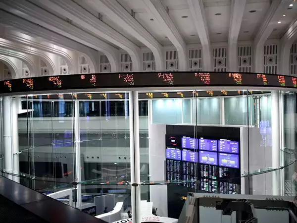 日経平均大引け、1866円安。日銀据え置き後の円安と中東リスクが重石