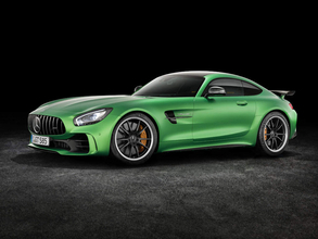 メルセデス・ベンツ、公道も走れるレーサー「メルセデスAMG GT R」を発売