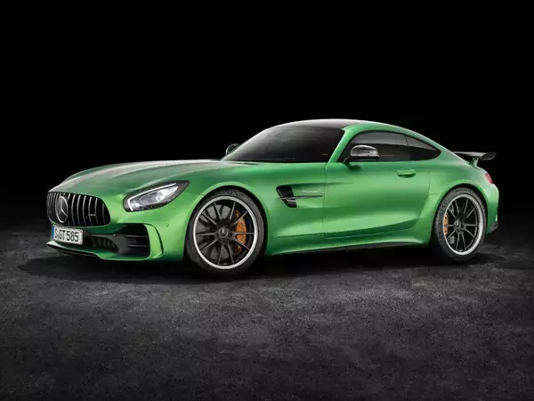 メルセデス・ベンツ、公道も走れるレーサー「メルセデスAMG GT R」を発売