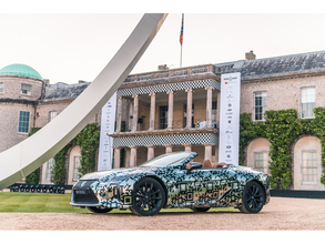 レクサス、フラッグシップ「LC」のコンバーチブル市販化を英国で発表