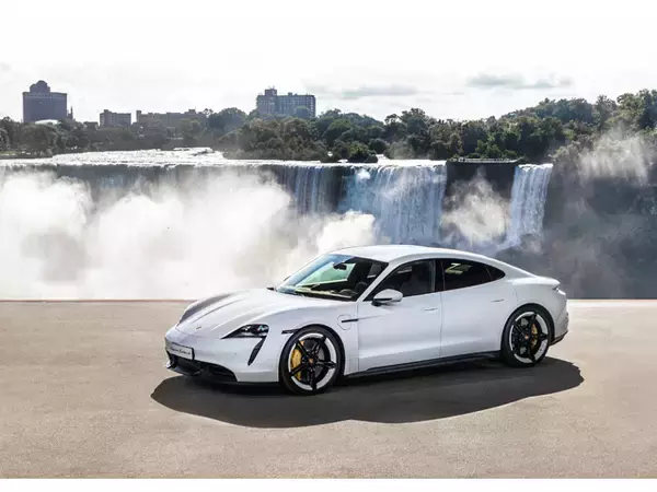 ポルシェ、最高峰電動4座スポーツ「タイカン」を世界3カ所でワールドプレミア