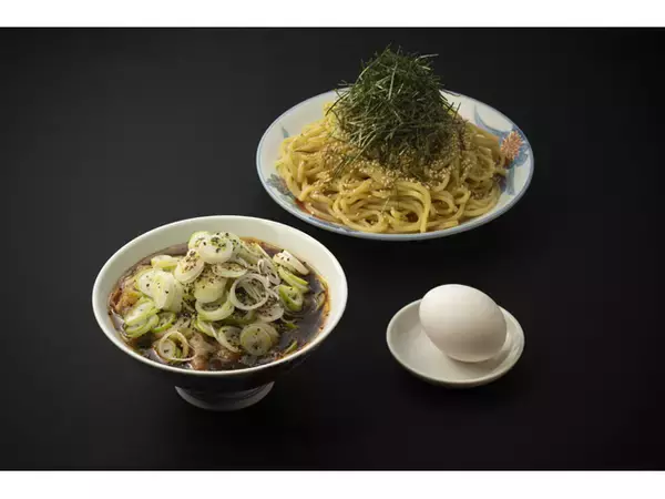 あのメルセデスが「立ち食いそば屋」を開店、東京六本木「Mercedes me Tokyo」に