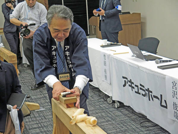 アキュラホーム カンナ削りの 木のストロー 普及プロジェクト全国で始動 年1月26日 エキサイトニュース