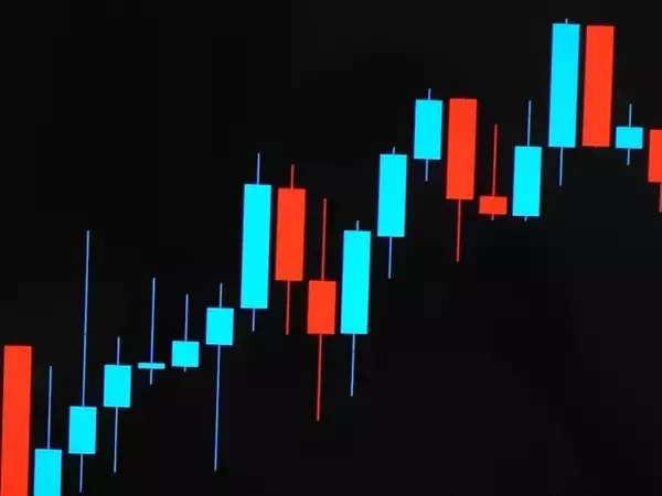 コロナ禍の株高の背景。迅速な緩和措置など金融システムへの信頼、一方でバブルの危険性も
