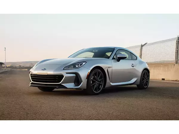 究極のFRピュアスポーツ「SUBARU BRZ」に安心付加価値を融合した新型発表