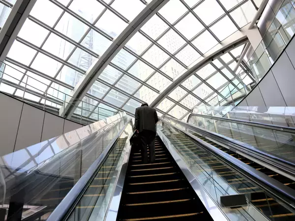 今年のコロナ・リストラ、既にリーマンショック超え。3月決算に向けさらに増加の見込み