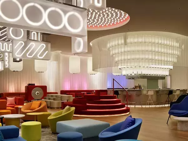 世界で人気のラグジュアリー・ライフスタイルホテル「W」が日本初進出。「Black Box」の中は大阪の遊び心が満載