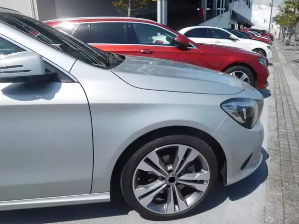 新車販売、4月は反動増で2桁の伸び。三菱250％増など各社、乗用車好調。貨物車は足踏み。バスは低調続く