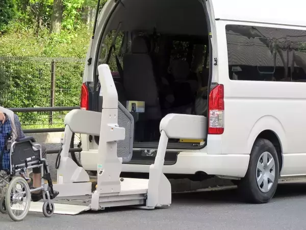 2020年「介護事業者」の倒産、過去最多。地域介護サービス守るための開業が急増。支援が急務