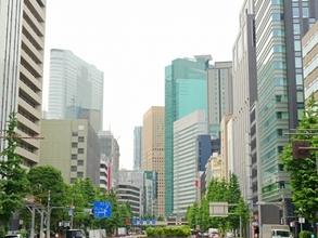 勤労者、「政府を信頼しない」8割。ポストコロナに懐疑的、テレワークからオフィス回帰へ。～日本生産性本部調査