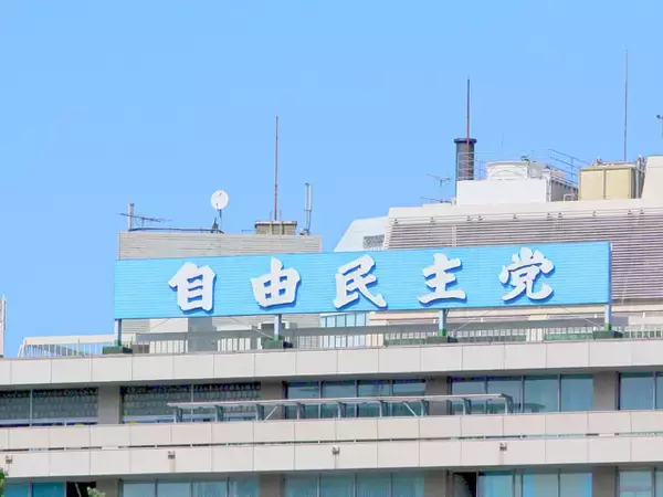 自民単独「絶対安定多数」、維新が約４倍へ躍進