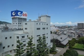 日本酒の「良い香り」だけ増やせるか 白鶴、AIで酵素構造を予測し有望な変異を発見