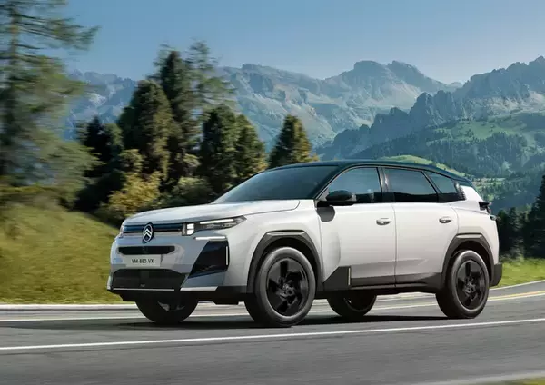 シトロエンC5エアクロス発売 「快適性SUV」で日本市場を攻める