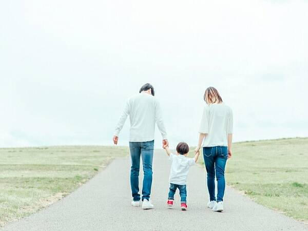 若年層の経済不安定が少子化に影響。男性の低所得、未婚を誘発。~東大調査