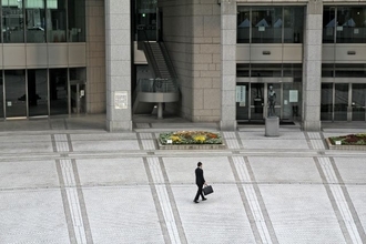 将来不安はなぜ消えないのか。物価高と賃金の構造問題