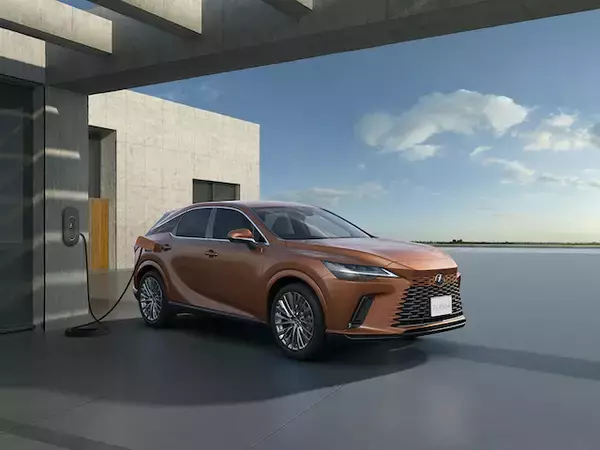 LEXUS、ラグジュアリー・クロスオーバーSUV「RX」刷新　新たにPHEVラインアップ