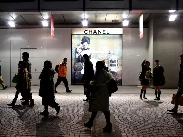 生産性向上の裏側で進む「サンクコスト」の罠。頑張っている会社員が疲弊する構造的要因と、労働の量から質への転換