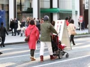 夫の家事で妻の負担は減るのか　内閣府研究が示す“因果の壁”