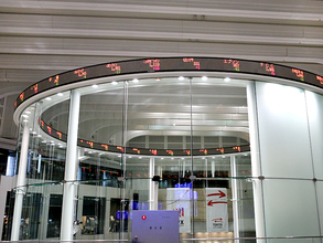 日経平均、前引け約900円安。3月利上げ観測で「5万8000円」割り込む