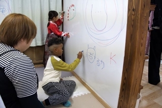 現代の日本で広がる“居場所”の灯り。こども食堂と企業支援がつくる地域の未来