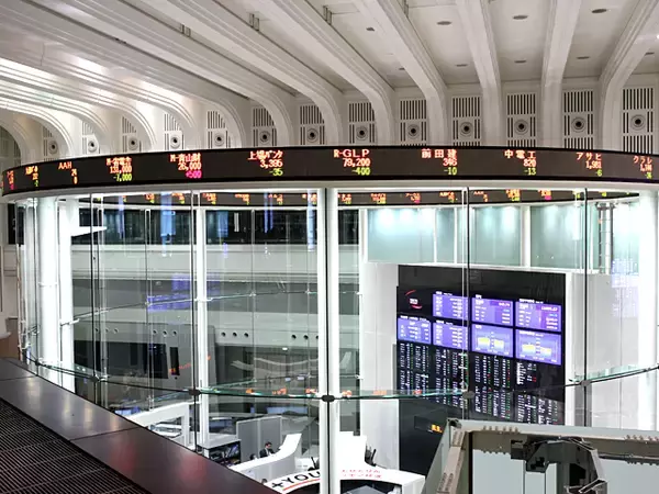 日経平均5.3万円攻防か　米株続落と原油110ドルで下押し圧力