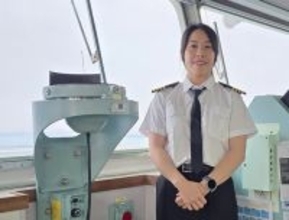 LNG船で女性船長誕生　高度人材の育成構造