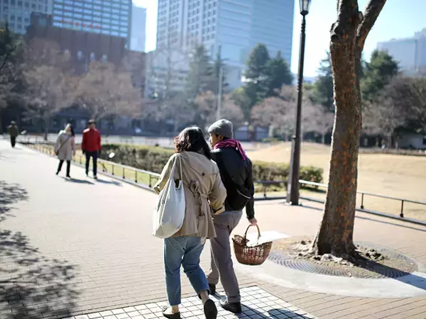 なぜ何もしたくない週末が増えたのか　在宅消費の背景
