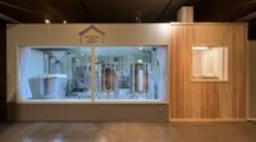 日本酒にホップやいちご？　白鶴の「HAKUTSURU SAKE CRAFT」が広げる可能性