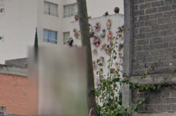 閲覧注意 不気味すぎ メキシコにある外壁に人形が貼り付けられたビルが話題に 年4月日 エキサイトニュース