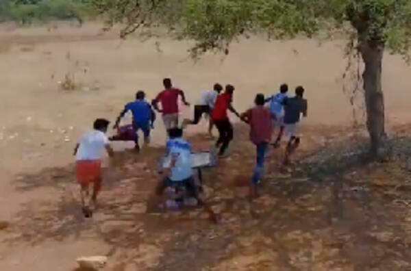 逃げろーっ 外出禁止下なのにこっそり集まって遊ぶ少年たち ドローンに発見され全力逃走 年4月21日 エキサイトニュース