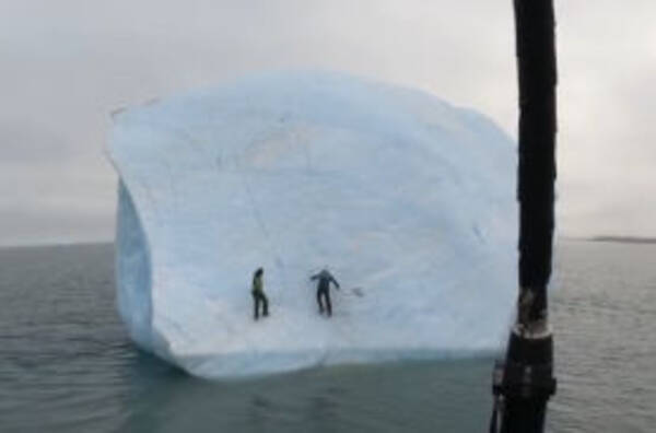 想定外 有名探検家らが巨大な氷山に登っていたらまさかの展開に 年9月26日 エキサイトニュース