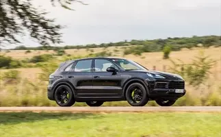 ポルシェのphv カイエンseハイブリッド 燃費はコンパクトカー並 14年11月21日 エキサイトニュース