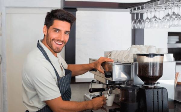 夢と副業の両立 週末はレンタルカフェ経営で稼ぐ 15年8月26日 エキサイトニュース