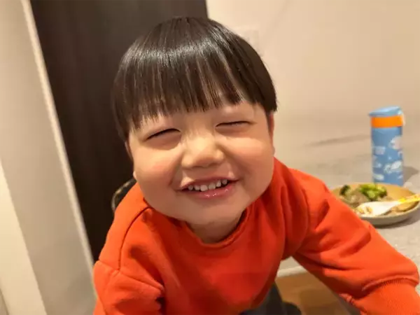 あいのり･桃、3歳次男の前歯に‟異変”「灰色に見える」…自身の幼少期の写真も公開