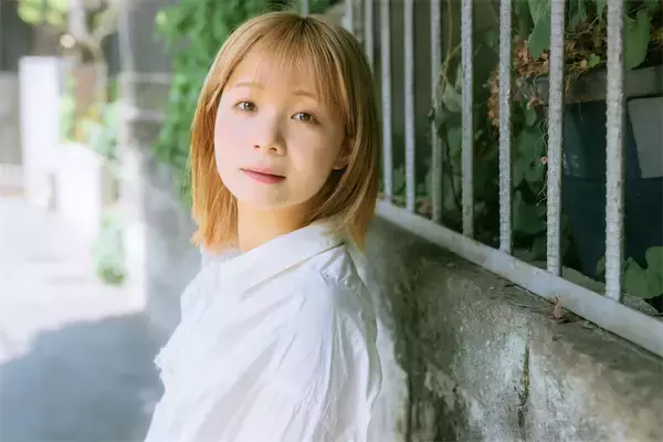 グラドル真奈「アイドルになるはずだったんです」12歳で“騙されて”デビューした20年前の真相