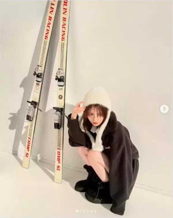 カジュアルなパーカー姿からパジャマ姿まで…長濱ねる、『ar』オフショット公開