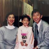 「すみれ、亡き母の誕生日に“幼少期ショット”公開「なんて可愛いの」父・石田純一の姿も」の画像1