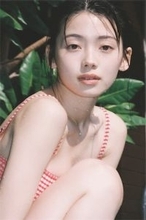 南琴奈、20歳の節目に写真集『水光 Mizu no Hikari』発売決定　タイで切り取った“今”の輝き