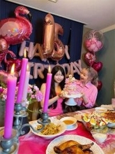 レイザーラモンHGの妻、娘の15歳誕生日を報告「もう1回子育てしたい」3人目への思いも