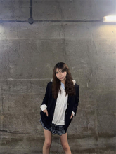 16歳JKモデル・こいろん、超絶美脚の“制服”ショットが話題「最高すぎる」「かわいい」