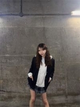 16歳JKモデル・こいろん、超絶美脚の“制服”ショットが話題「最高すぎる」「かわいい」