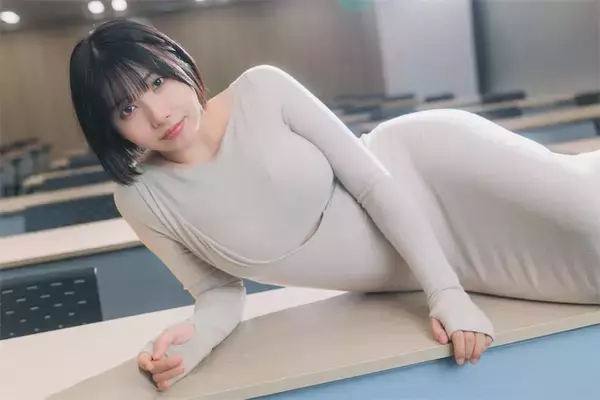 グラドル三橋くん、お風呂でもトイレでも…薬剤師“1日16時間”猛勉強「苦じゃないしガッとやる」