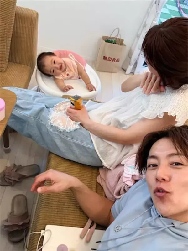 杉浦太陽、妻・辻希美と次女・夢空ちゃんとのくつろぎショット公開「朝はドタバタ」