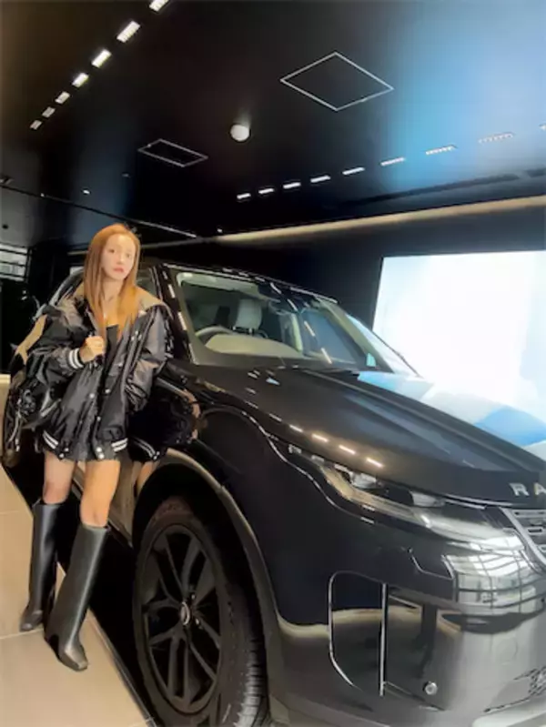 板野友美、イカツイ超高級新車を披露も…厳しすぎる車内ルールに反響「他人が乗りにくいやつだ」