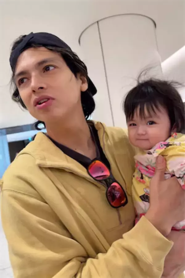 川崎希、次女・グーちゃんの‟甘えん坊”ショットを公開「抱っこが大好きな甘えん坊ちゃん」