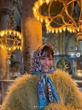 トルコ柄スカーフ姿がキュート　渡邊渚、イスタンブール旅行フォト公開