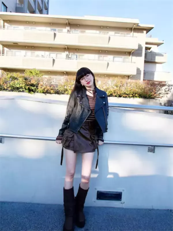 Cocomi、抜群スタイル際立つ「レザージャケット×ミニスカ」私服コーデ披露