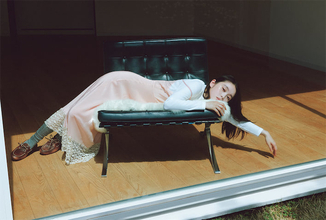 朝ドラ『ばけばけ』ヒロイン・高石あかり、『Numero TOKYO』表紙にスタイリッシュに登場