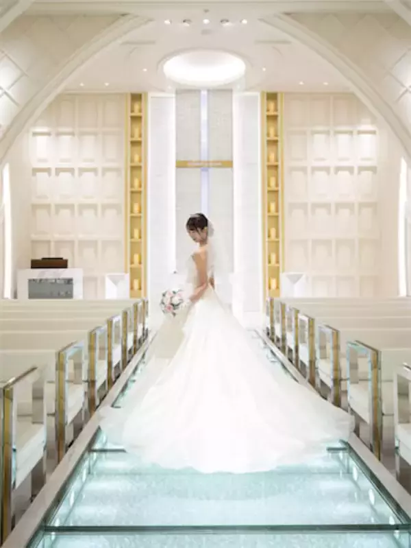 33歳米農家兼アナウンサー、新年の挨拶で結婚式フォト投稿「とっても綺麗」「素敵」